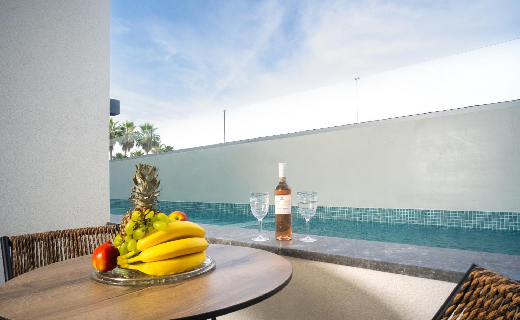 Luminous Luxury Living Aparthotel Kallithea  Buitenkant foto