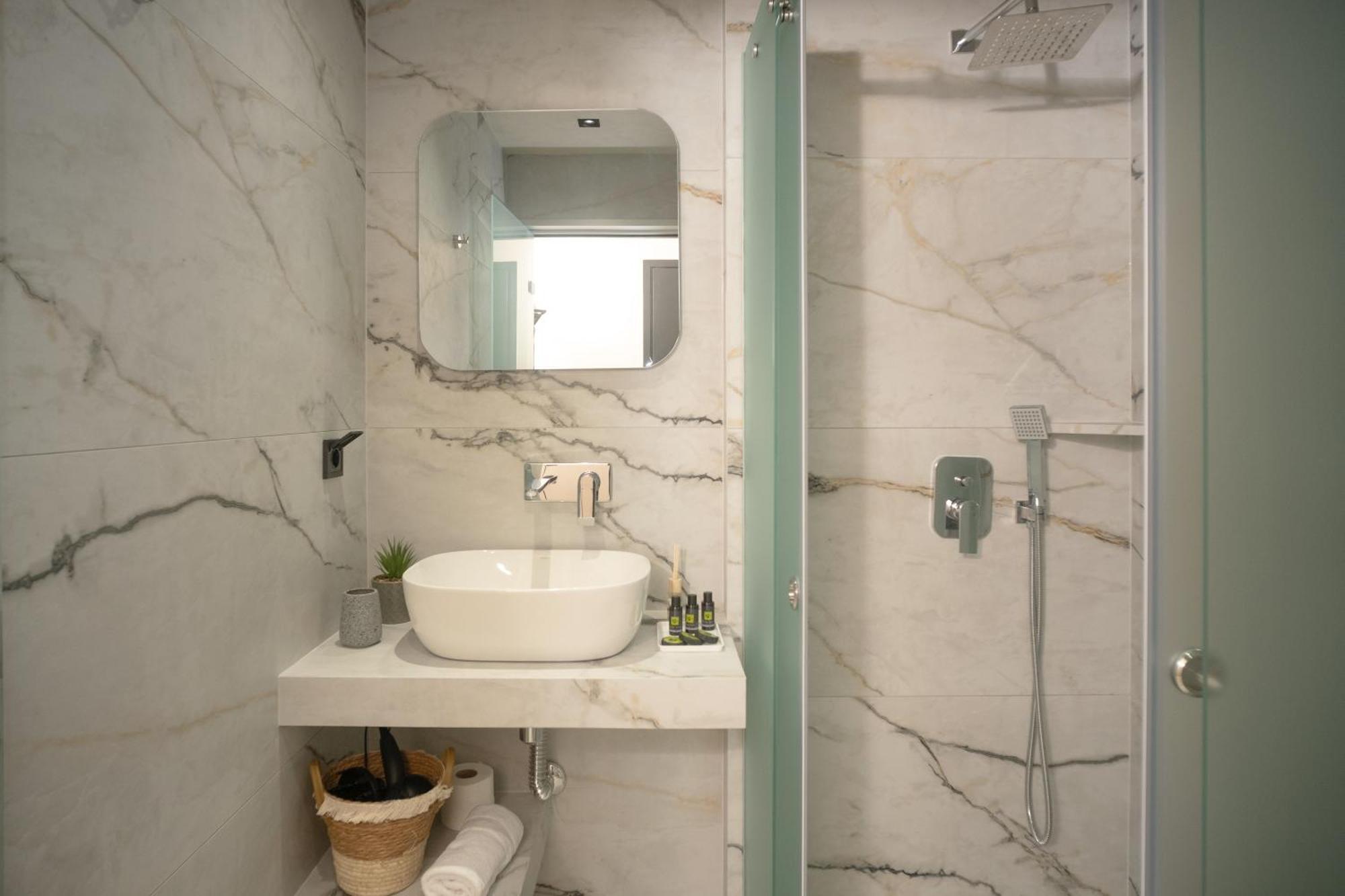 Luminous Luxury Living Aparthotel Kallithea  Buitenkant foto