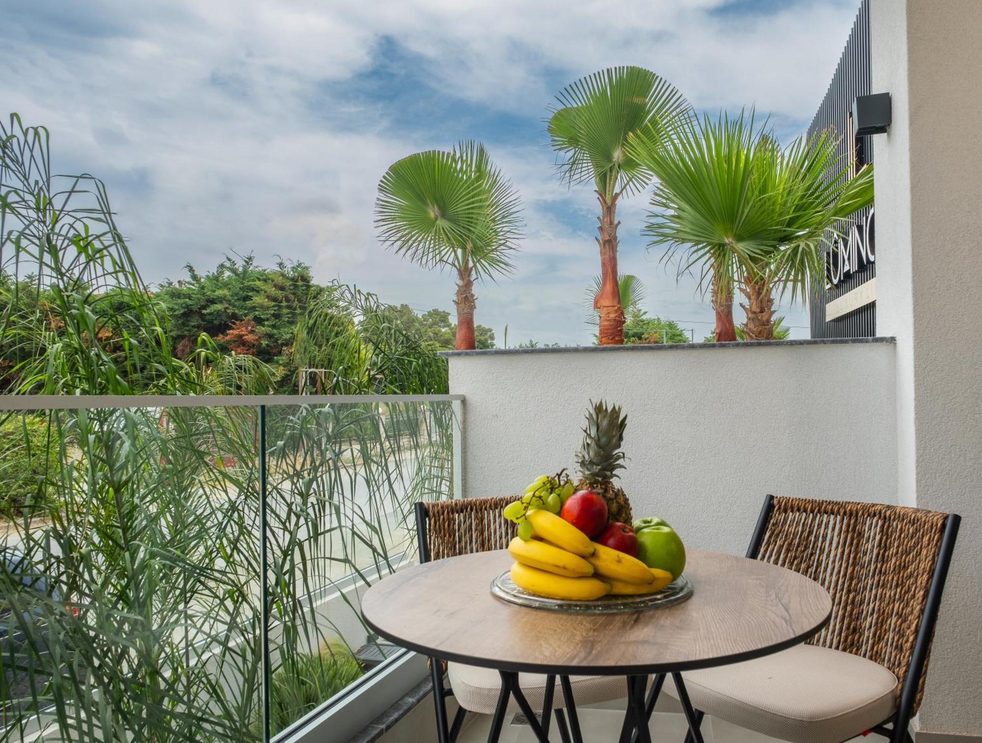 Luminous Luxury Living Aparthotel Kallithea  Buitenkant foto