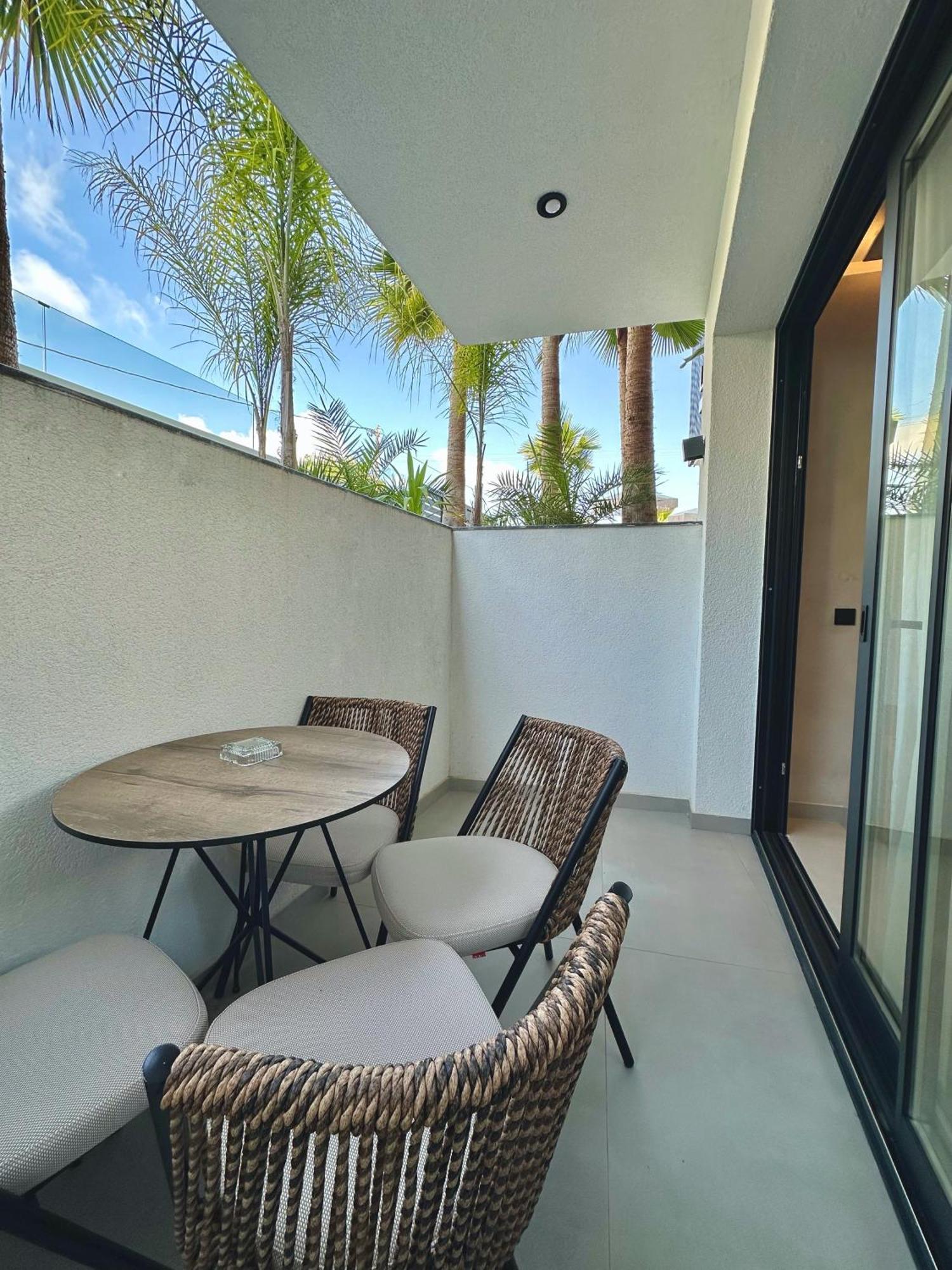 Luminous Luxury Living Aparthotel Kallithea  Buitenkant foto